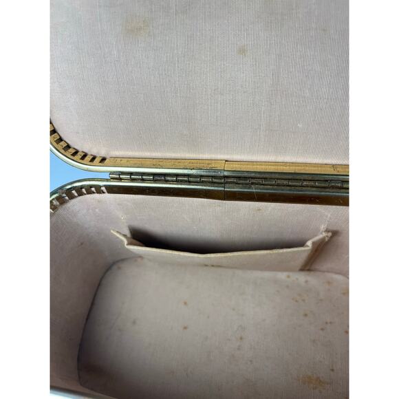 Vintage Julius Resnick Jr. Florida Needlepoint Lucite Handle Box Purse. - Picture 10 of 10